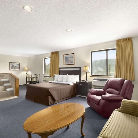 Super 8 By Wyndham Williams Lake Bc Zewnętrze zdjęcie